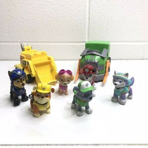 Spin Master Toys Paw Patrol Figurines Solid but Posable Lot of 6 with 2 Vehicles